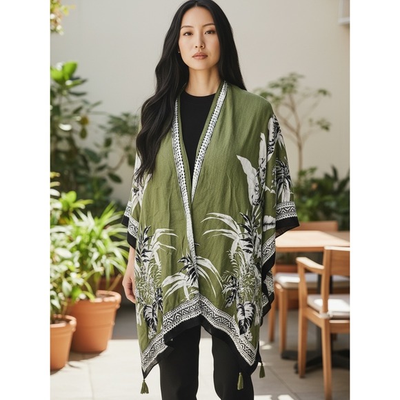 Vince Camuto Sweaters - VINCE CAMUTO Green Floral Kimono Wrap O/S Tropical Tassel Boho Chic